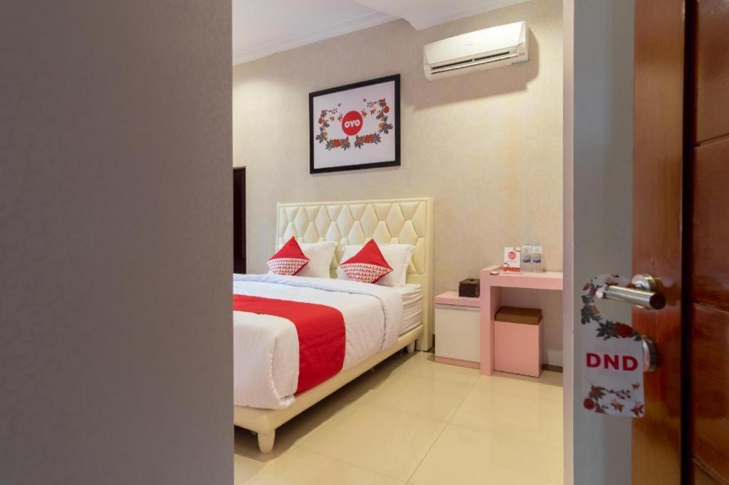 Oyo 619 Naufal Guest House Syariah Medan Extérieur photo