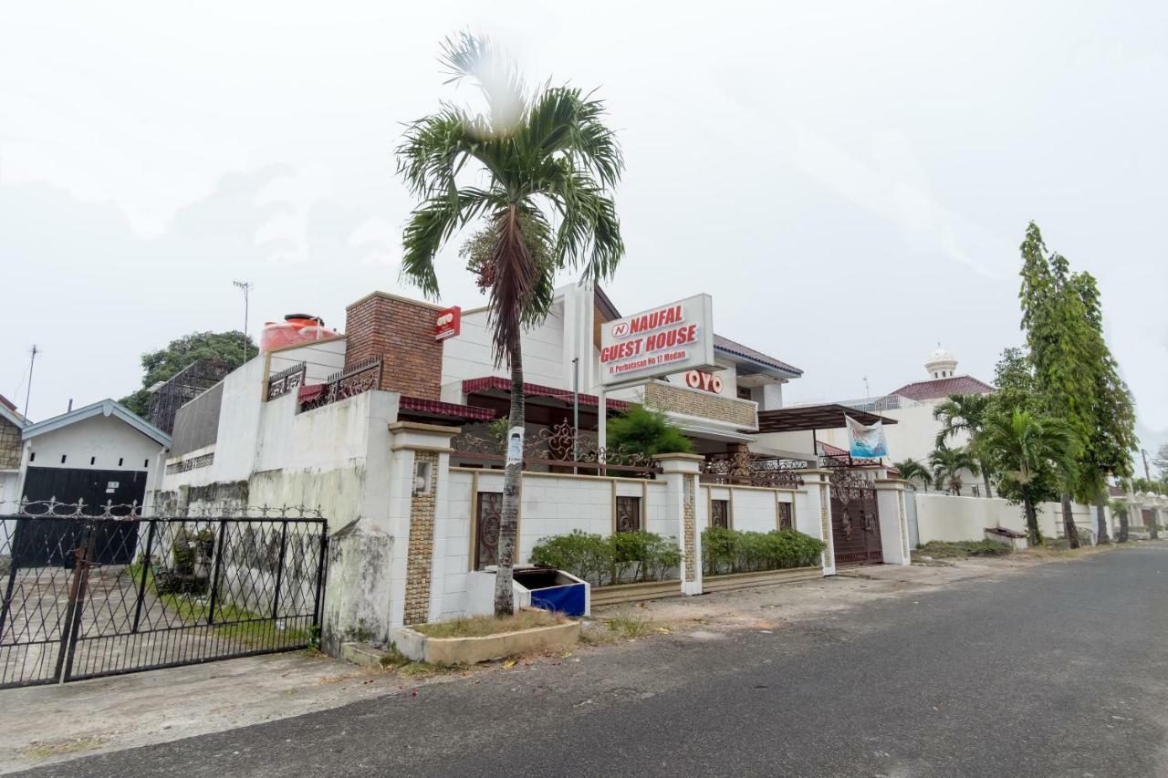 Oyo 619 Naufal Guest House Syariah Medan Extérieur photo