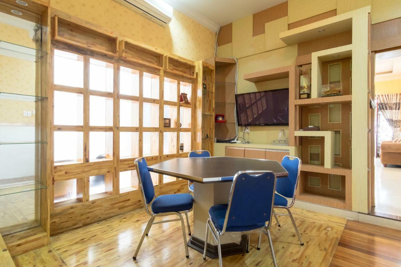 Oyo 619 Naufal Guest House Syariah Medan Extérieur photo