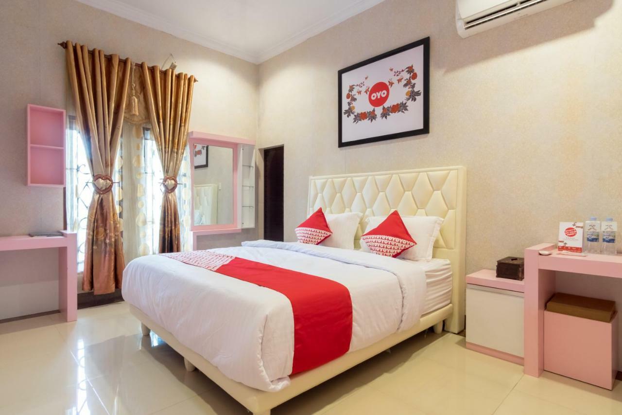 Oyo 619 Naufal Guest House Syariah Medan Extérieur photo