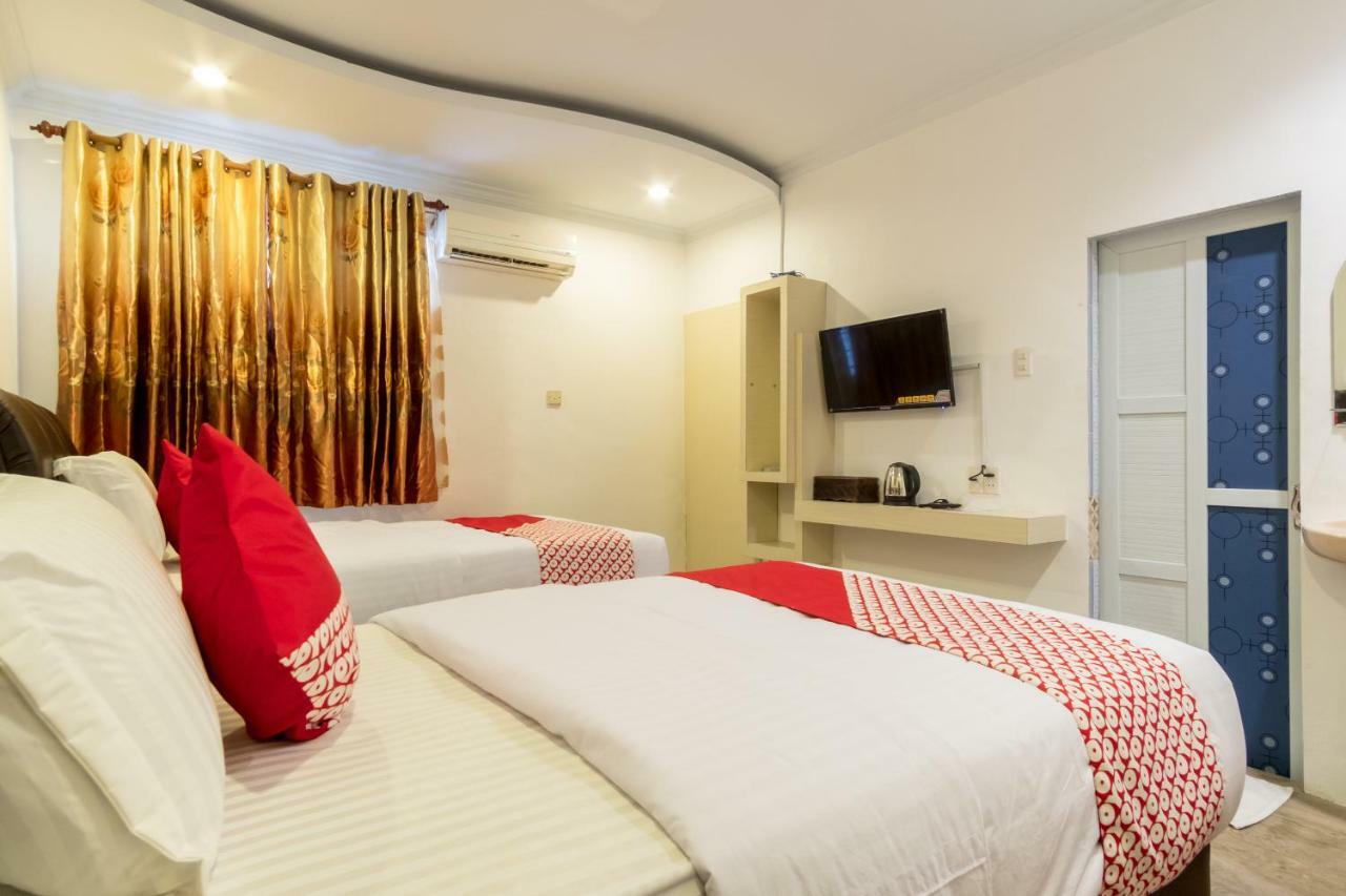 Oyo 619 Naufal Guest House Syariah Medan Extérieur photo